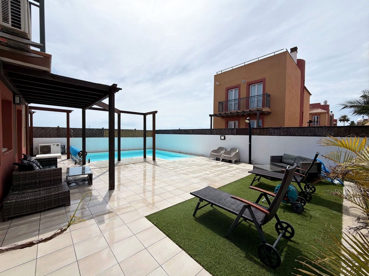 Chalet mit direkter Strandzugang in La Oliva — Schlafzimmer