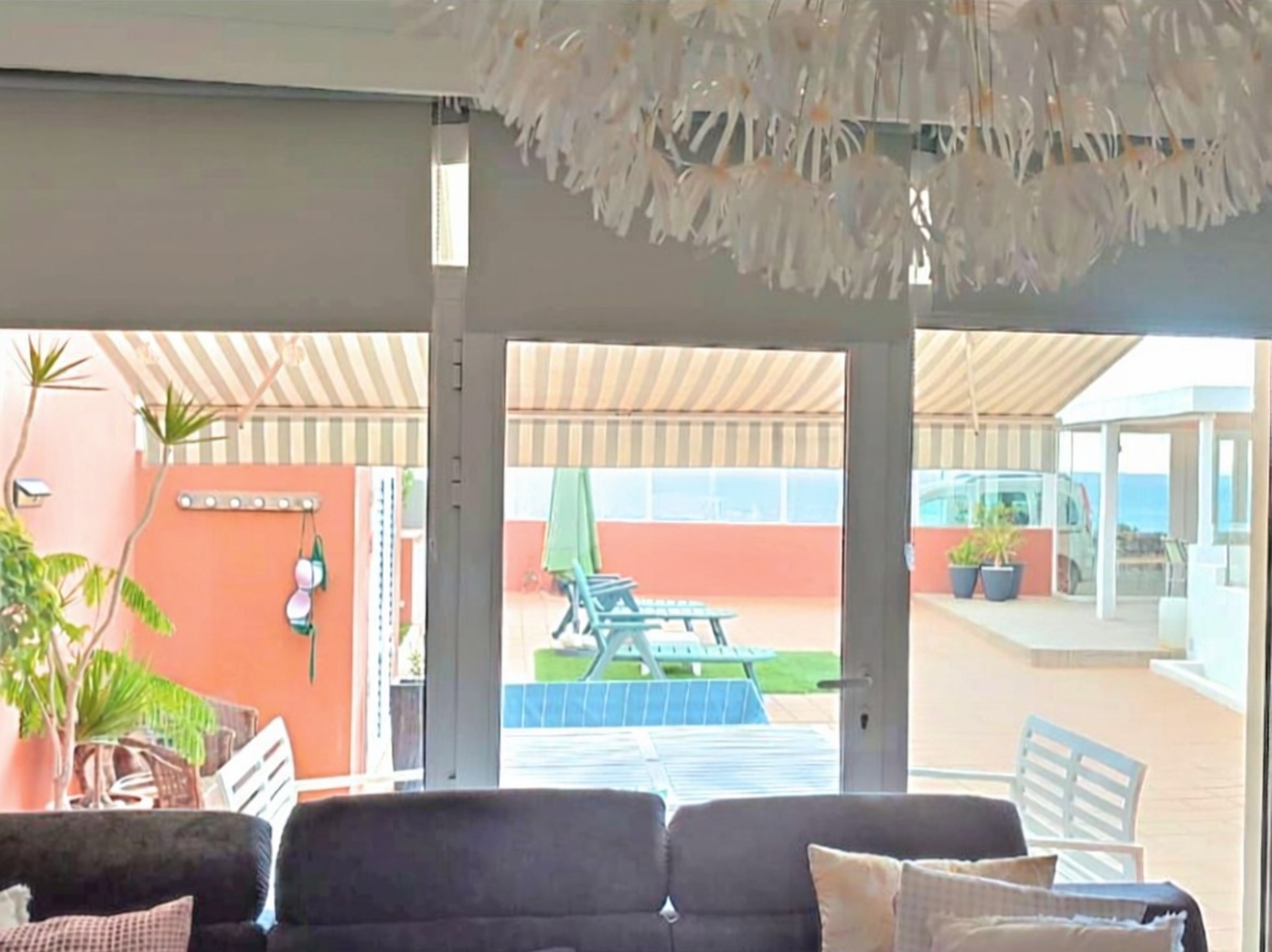 Chalet mit direkter Strandzugang in Puerto del Rosario — Wohnzimmer