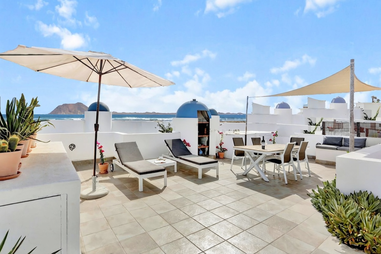 Chalet mit direkter Strandzugang in La Oliva