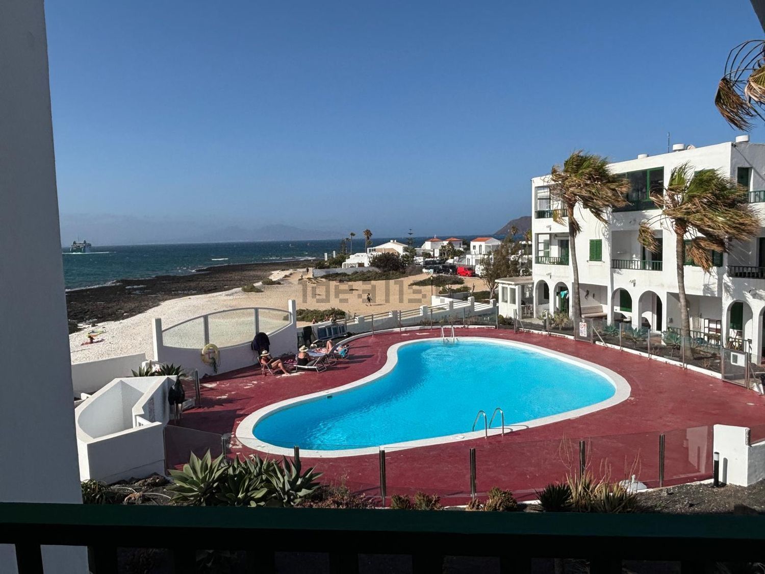 Flat for sale frontline beach in La Oliva