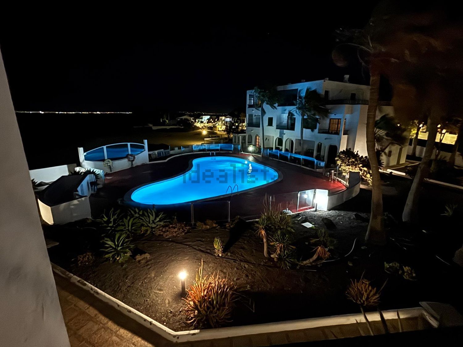 Flat for sale frontline beach in La Oliva