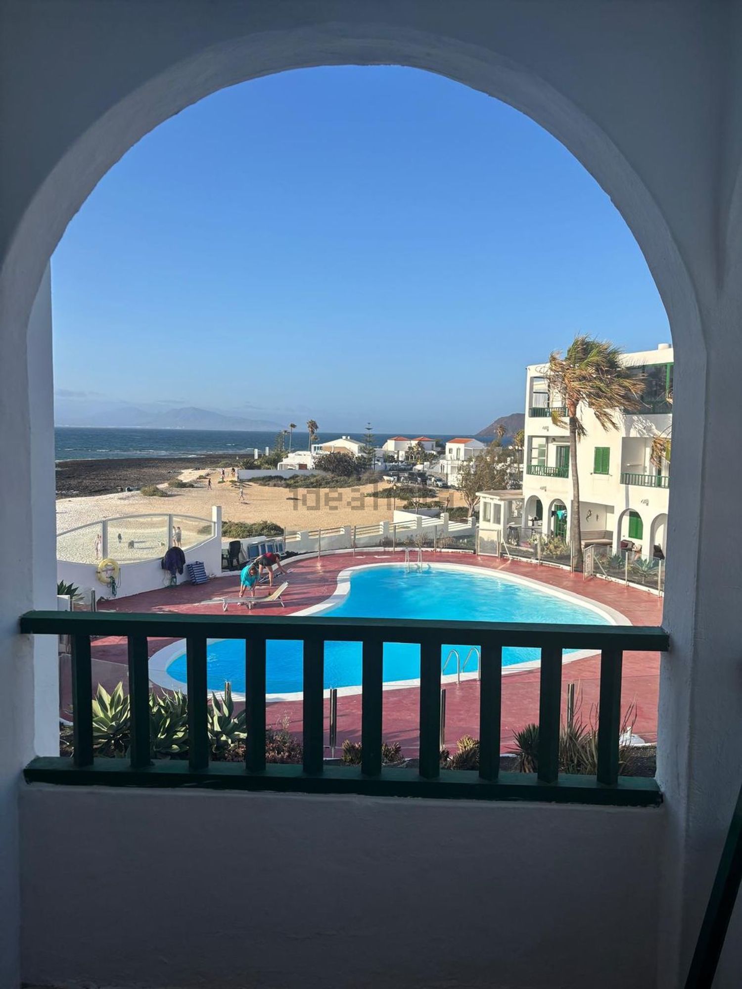 Flat for sale frontline beach in La Oliva
