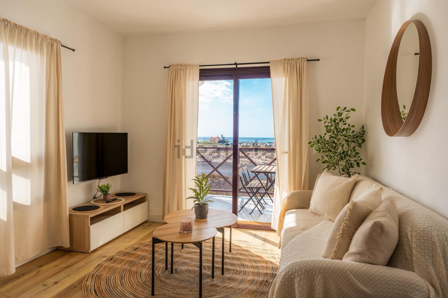 Flat for sale frontline beach in La Oliva