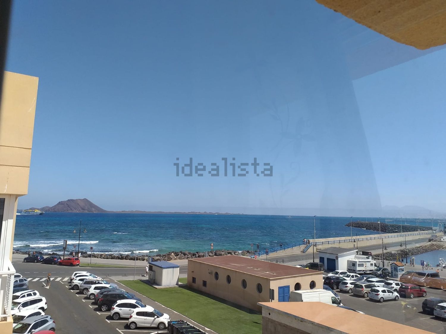 Flat for sale frontline beach in La Oliva