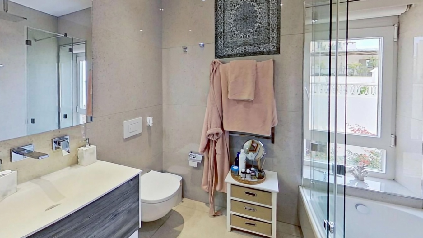 Appartement en attique en première ligne de mer à Calvià — Chambre