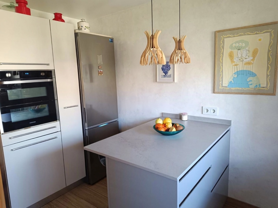 Appartement en attique en première ligne de mer à Calvià — Cuisine
