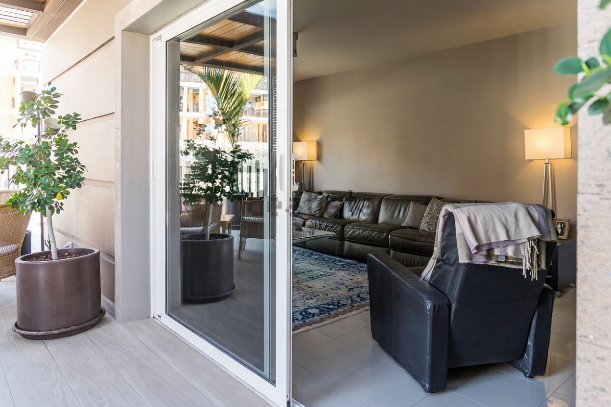 Chalet with direct beach access in Mogán — Living room