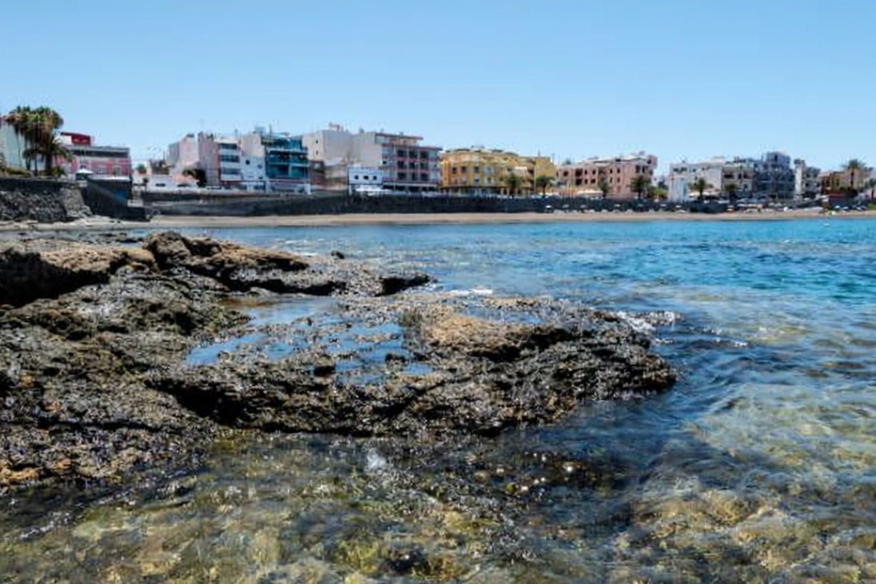 Chalet with direct beach access in Mogán — Sea view