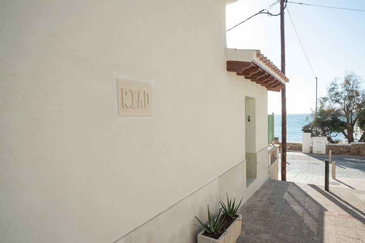 Chalet com acesso direto à praia em Palma de Mallorca — Sala
