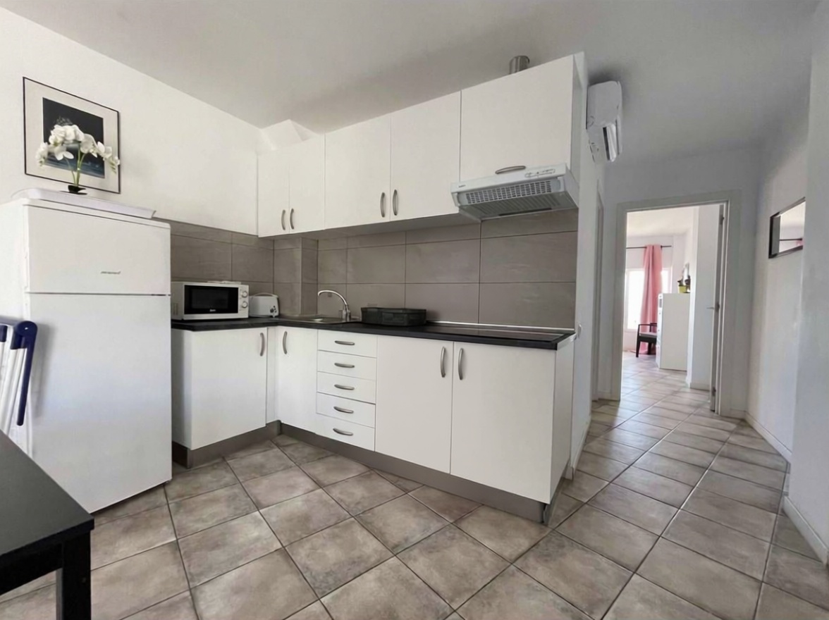 Beachfront flat in San Bartolomé de Tirajana — Kitchen