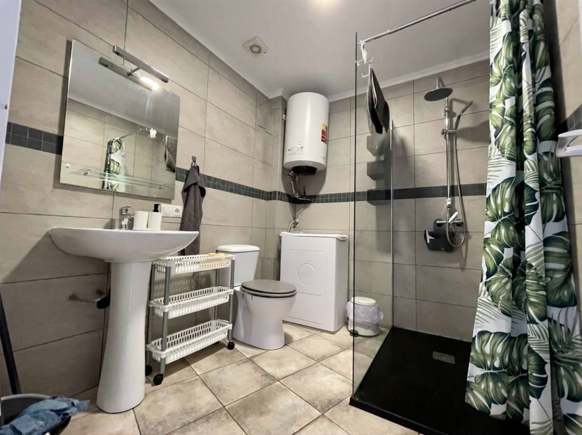 Beachfront flat in San Bartolomé de Tirajana — Bathroom