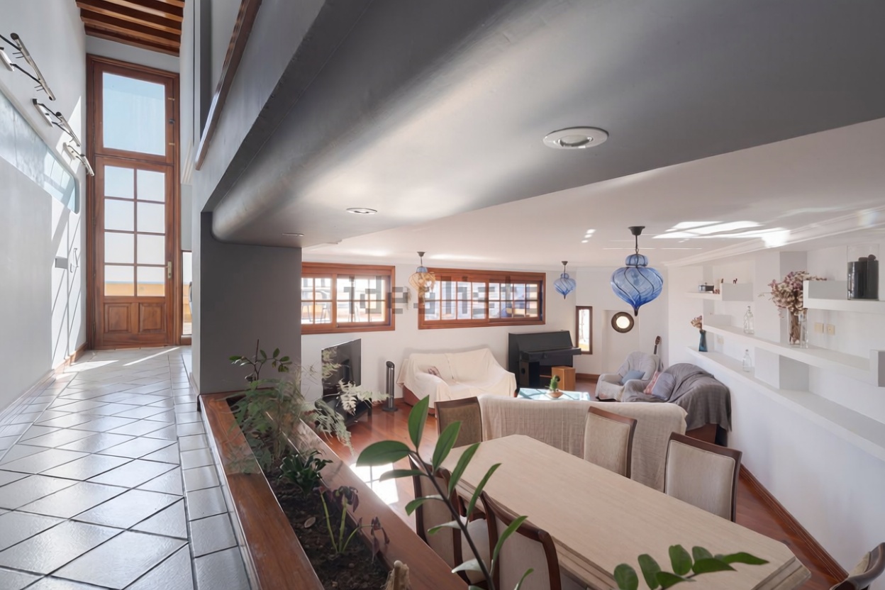 Chalet with direct beach access in Las Palmas de Gran Canaria — Living room