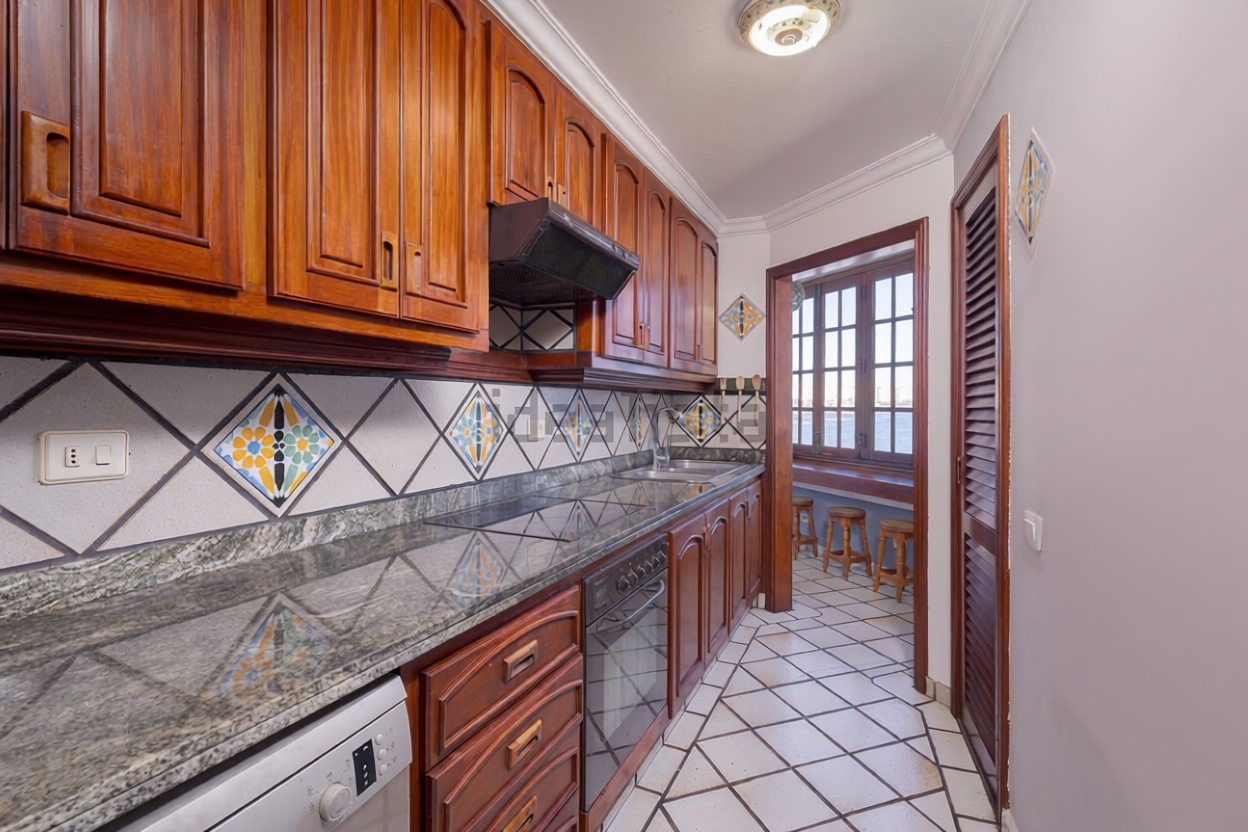 Chalet with direct beach access in Las Palmas de Gran Canaria — Kitchen