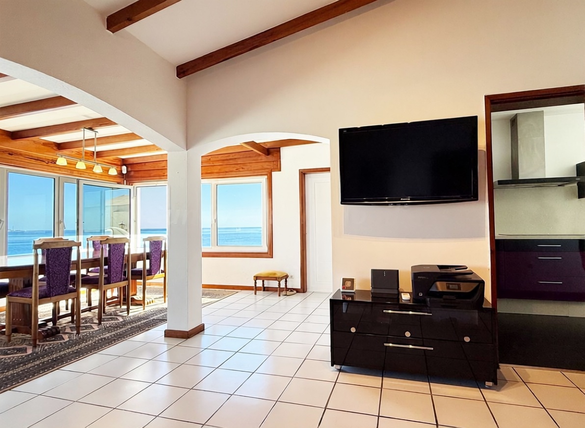 Chalet mit direkter Strandzugang in San Bartolomé de Tirajana — Wohnzimmer
