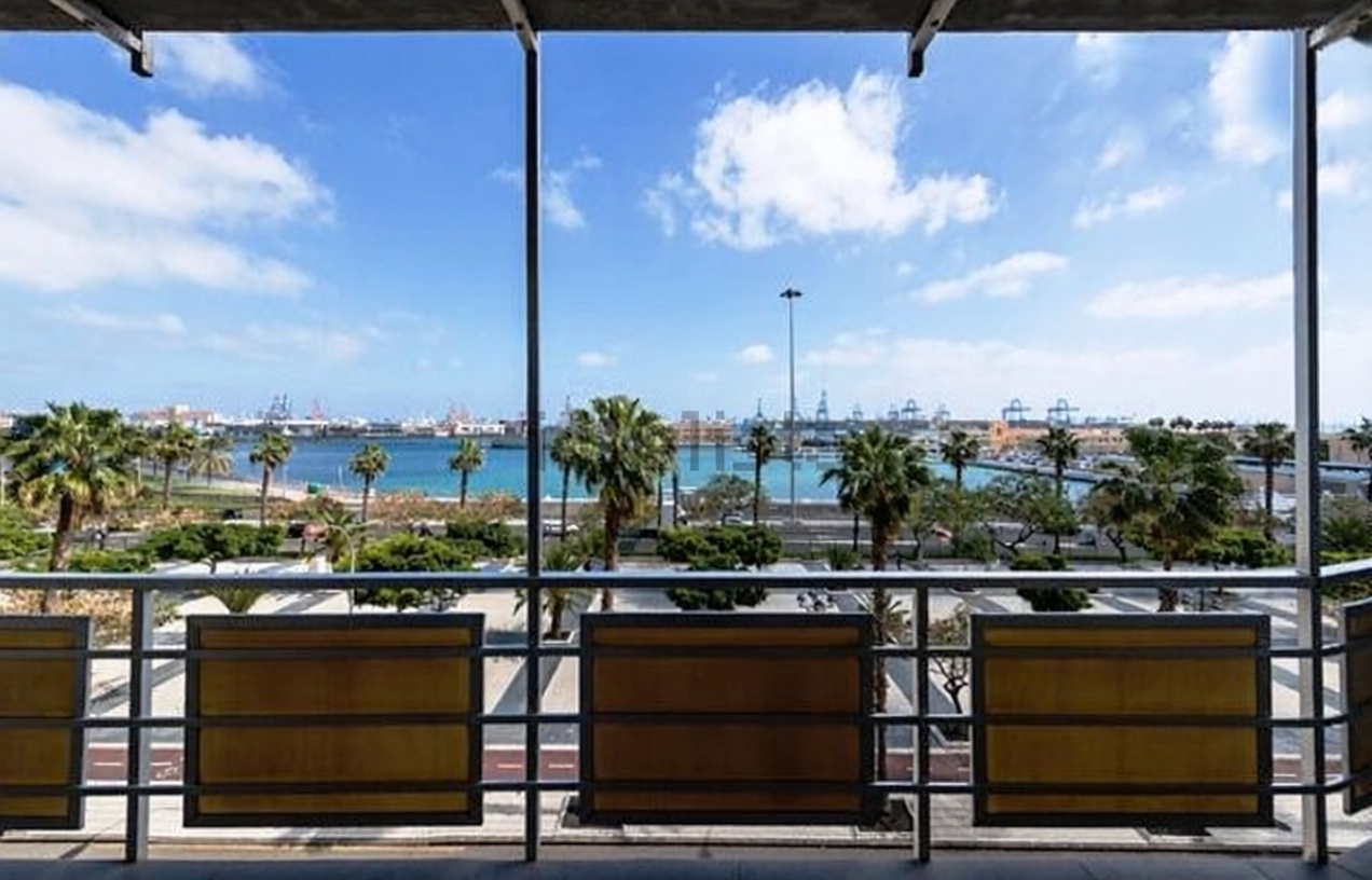 Beachfront flat in Las Palmas de Gran Canaria
