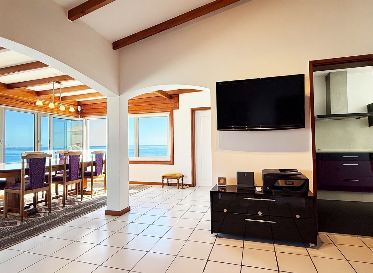 Chalet mit direkter Strandzugang in San Bartolomé de Tirajana — Wohnzimmer