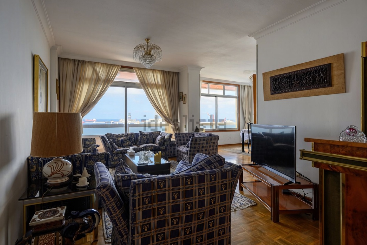 Seafront attic in Las Palmas de Gran Canaria — Living room