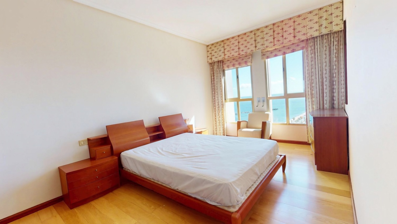 Beachfront flat in Las Palmas de Gran Canaria — Bedroom