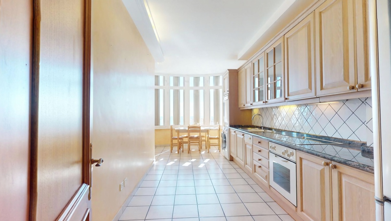 Beachfront flat in Las Palmas de Gran Canaria — Kitchen