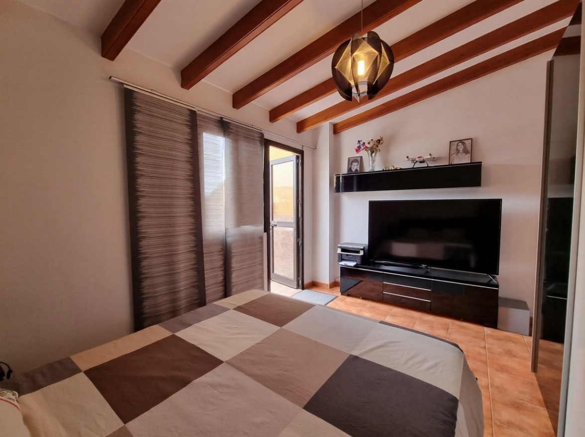 Beachfront duplex in Las Palmas de Gran Canaria — Bedroom