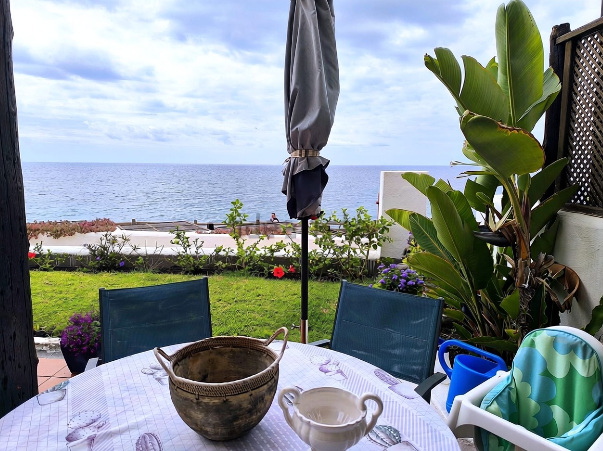 Chalet avec accès direct à la plage à San Bartolomé de Tirajana — Séjour