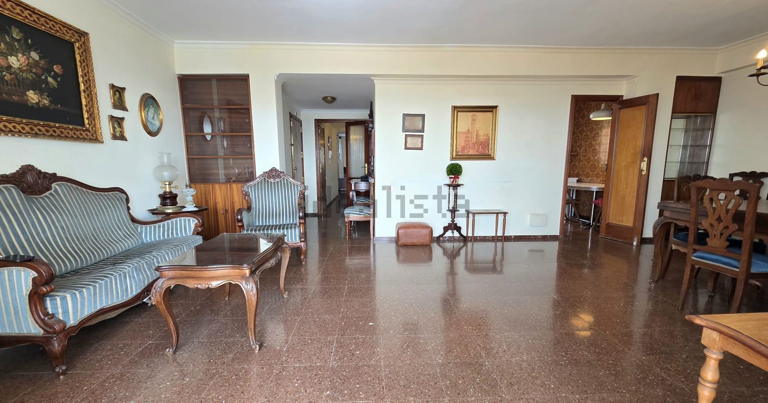 Flat for sale frontline beach in Las Palmas de Gran Canaria