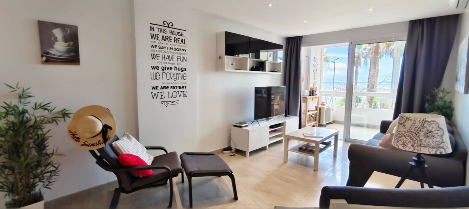 Appartement en première ligne de plage à Mogán — Séjour